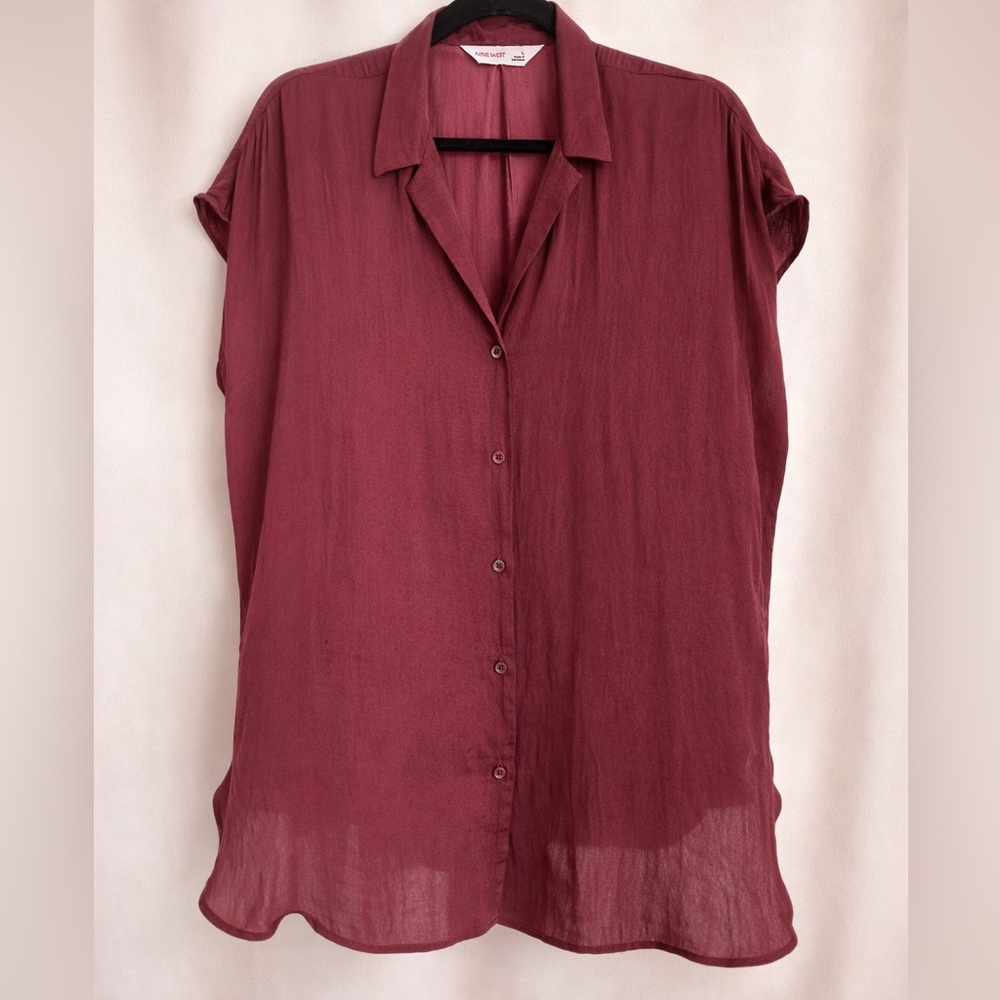 Nine West Sleeveless Semi Sheer Button Down Blouse Size: Large